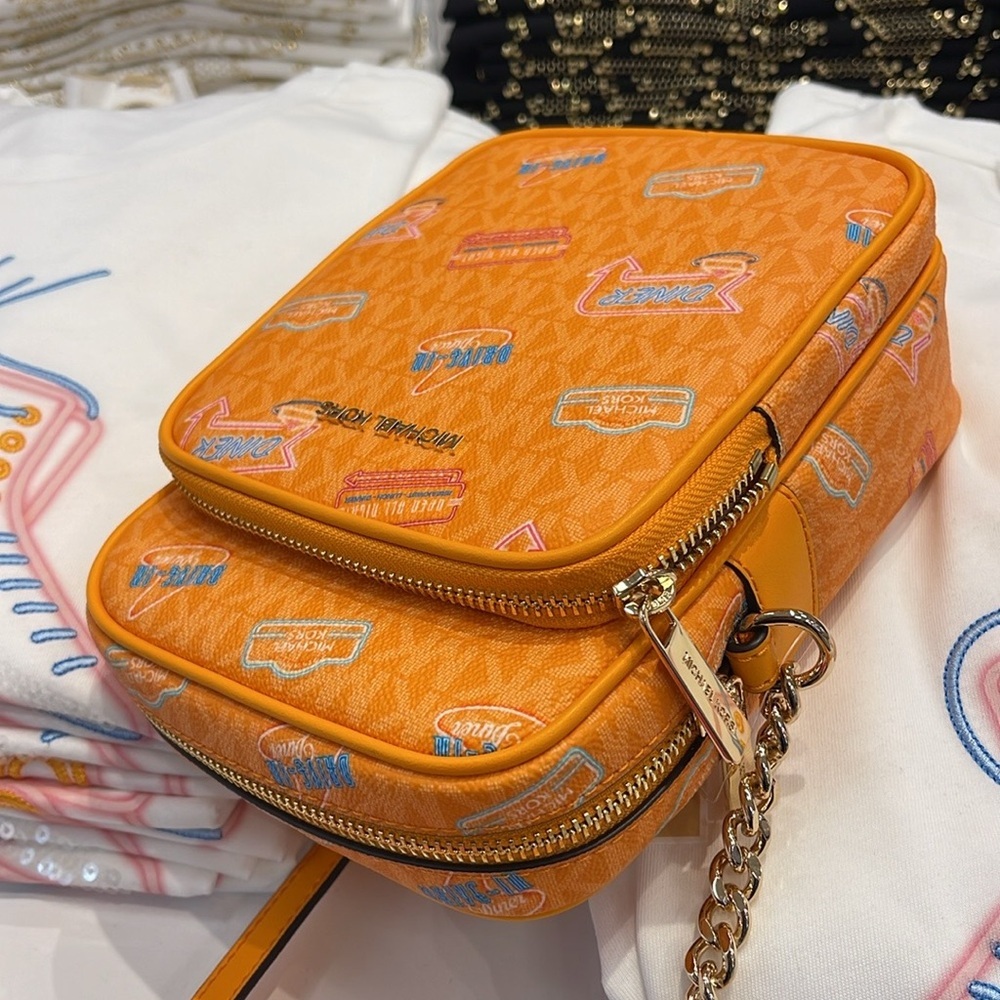 MICHAEL KORS
Jet Set Md Printed Signature Logo Crossbody NS CHAIN XBODY Flight - Picture 4 of 16
